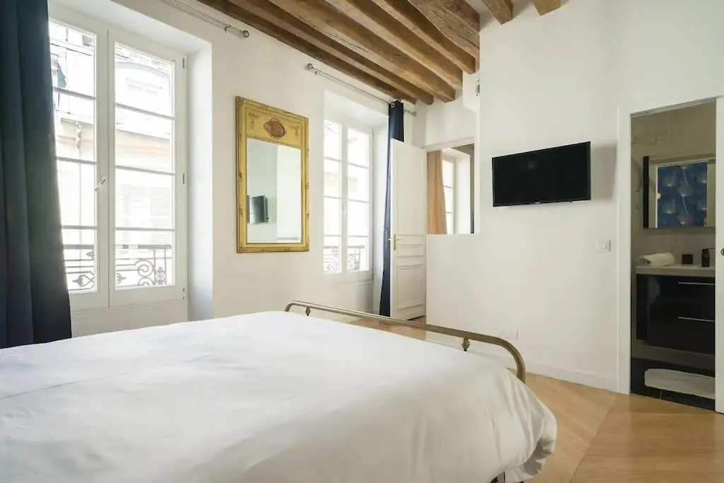 Typical Parisian Flat#3Bedrooms#Opera#Louvre 0*, Paris France